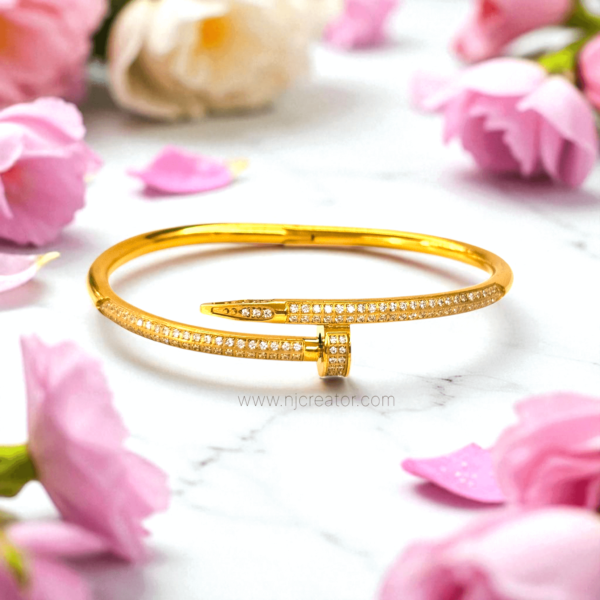 Luxury Gold Nail Bracelet with Sparkling Crystals | 18K Gold Plated  | Anti-Tarnish | NAIL114