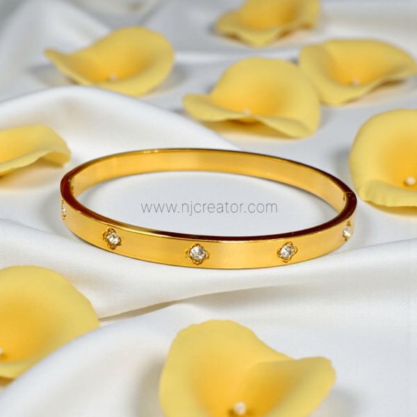 18k Gold Plated Elegant Gold-Plated Bangle with Sparkling Zircon Accents | Anti tarnish Bracelet | B506