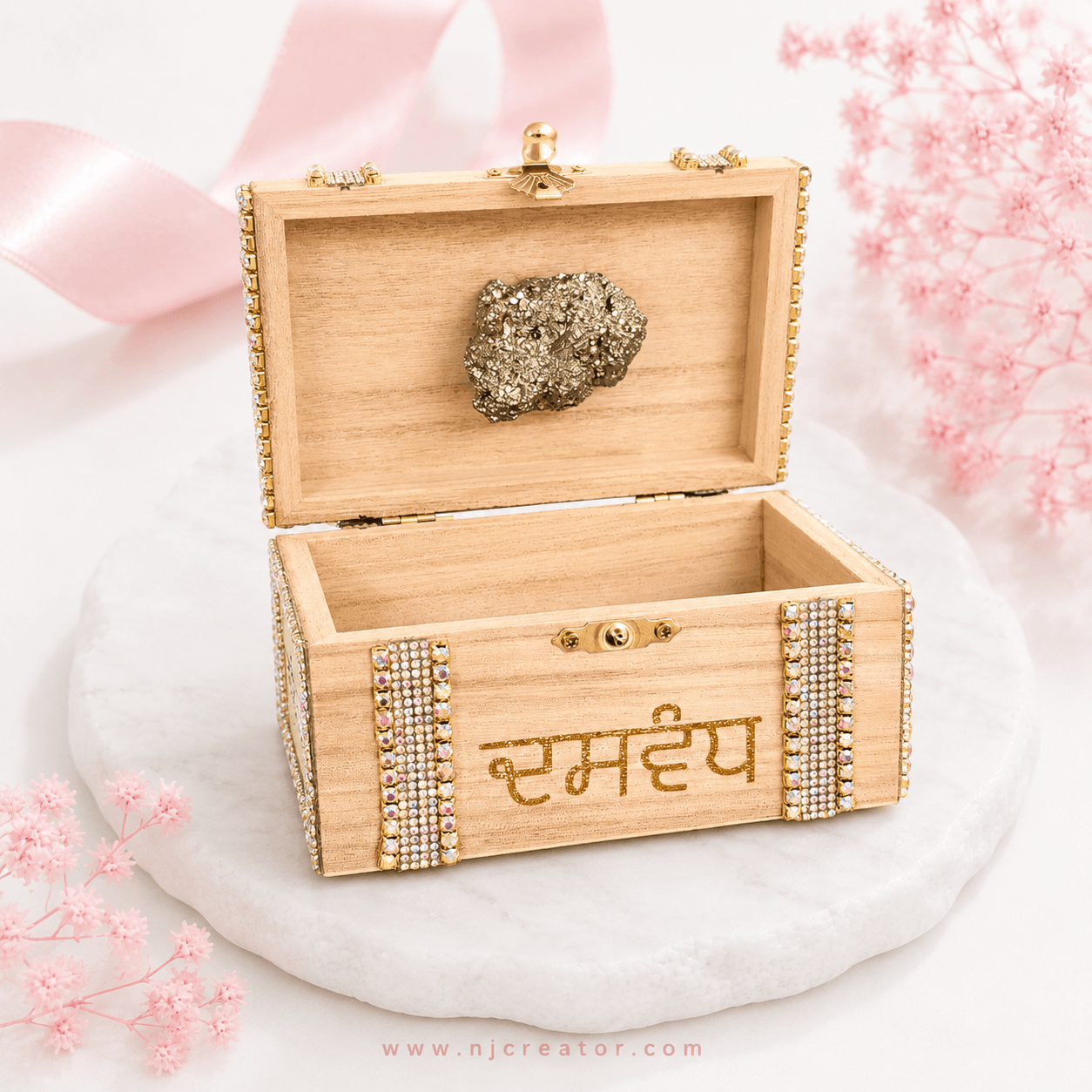Daswand Box with or without pyrite Stone | Pyrite stone attracts prosperity, business growth, and financial stability | DAS122